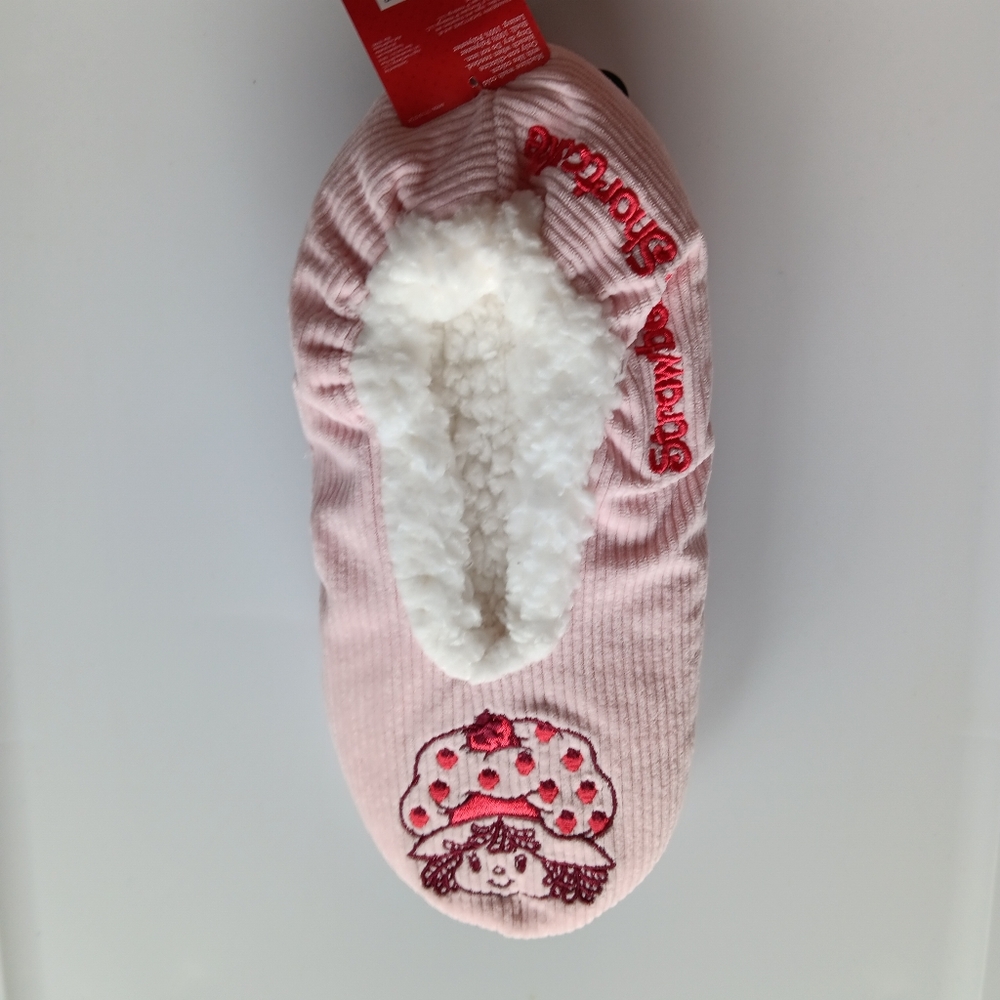 NEW Strawberry Shortcake Slipper Socks Fuzzy Lined Pink White Ribbed Size 8 9 10